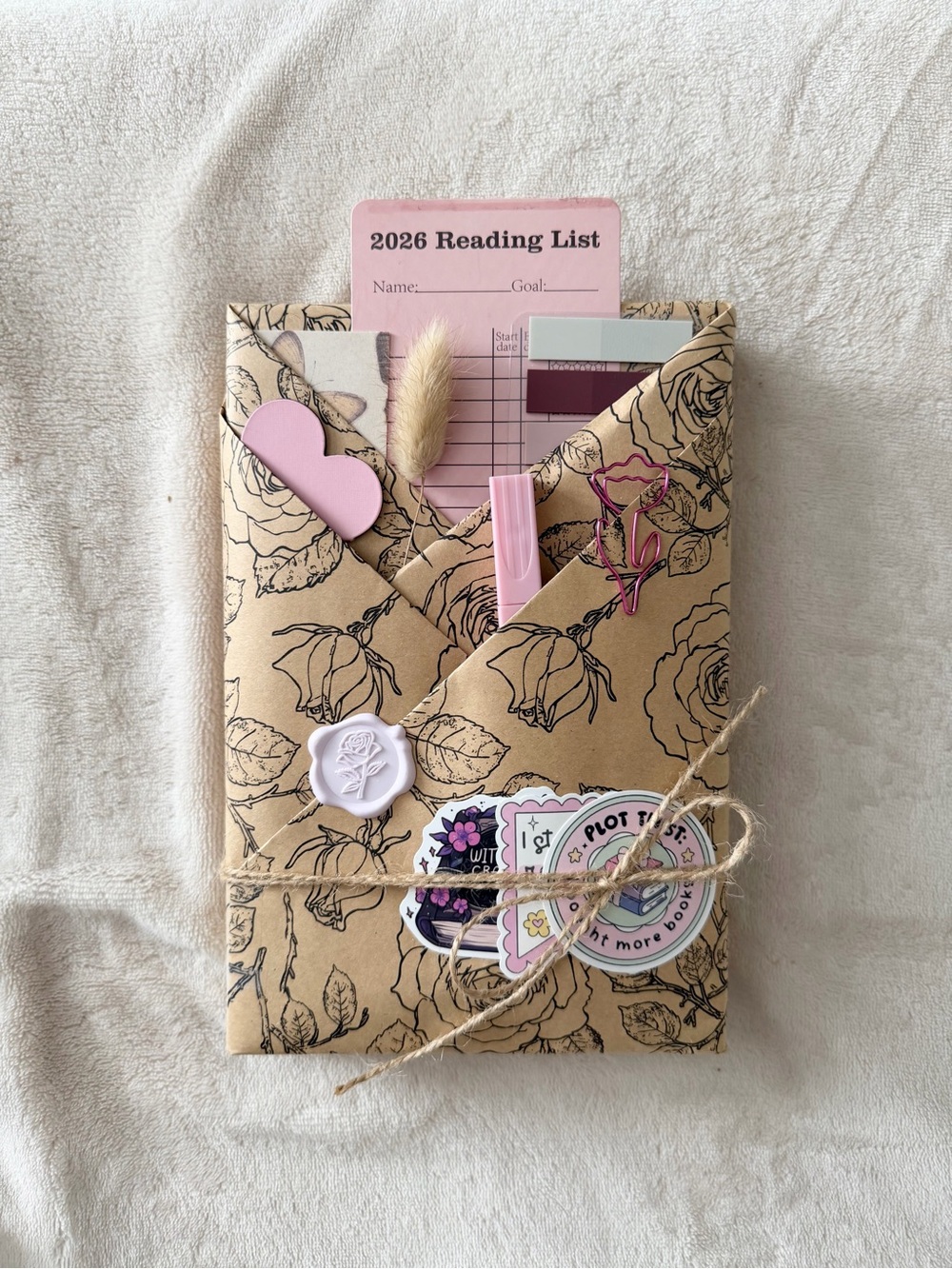 Blind Date With a Book Gift Set – PINK